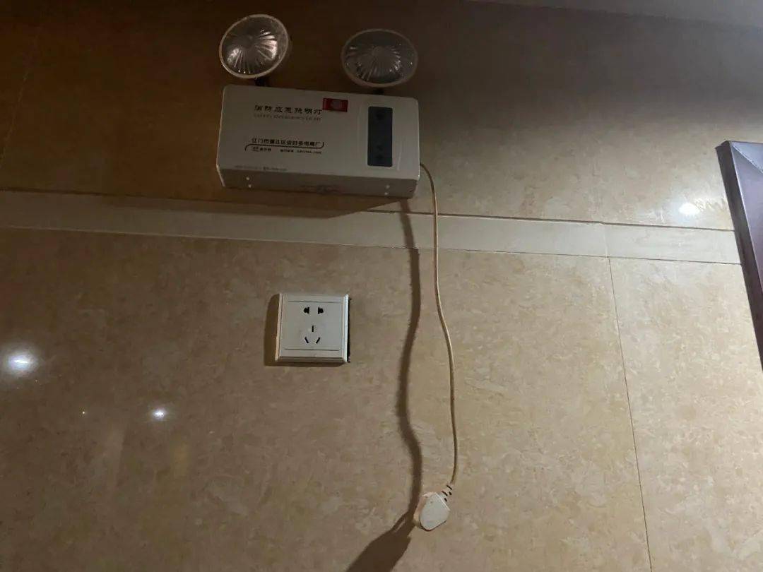 曝光在此对部分存在火灾隐患的单位存在消防隐患检查中发现部分商家