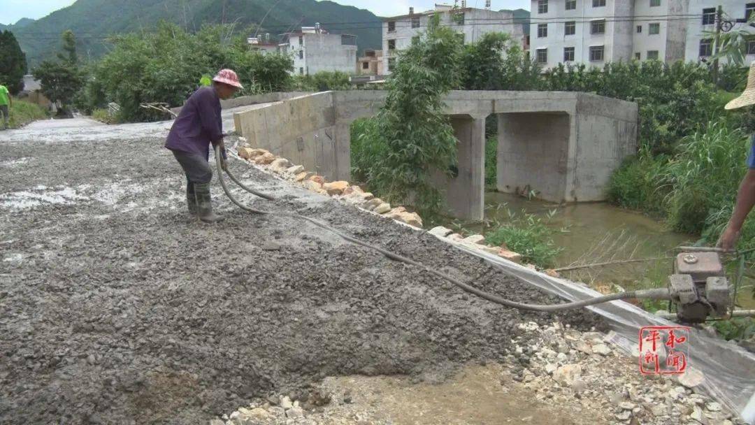 芦溪镇:东槐村道路与公园硬化项目建设有序推进