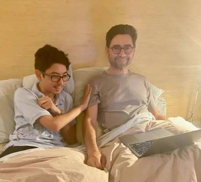 手机|一个忙着煮咖啡，一个手机设置勿扰……等等！那可是诺贝尔奖的喜报电话啊！