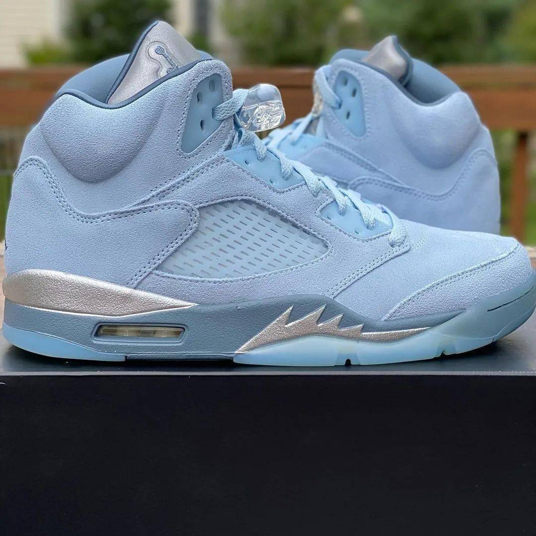 网络 「新冰蓝」Air Jordan 5 上脚曝光！麂皮鞋面质感无敌！