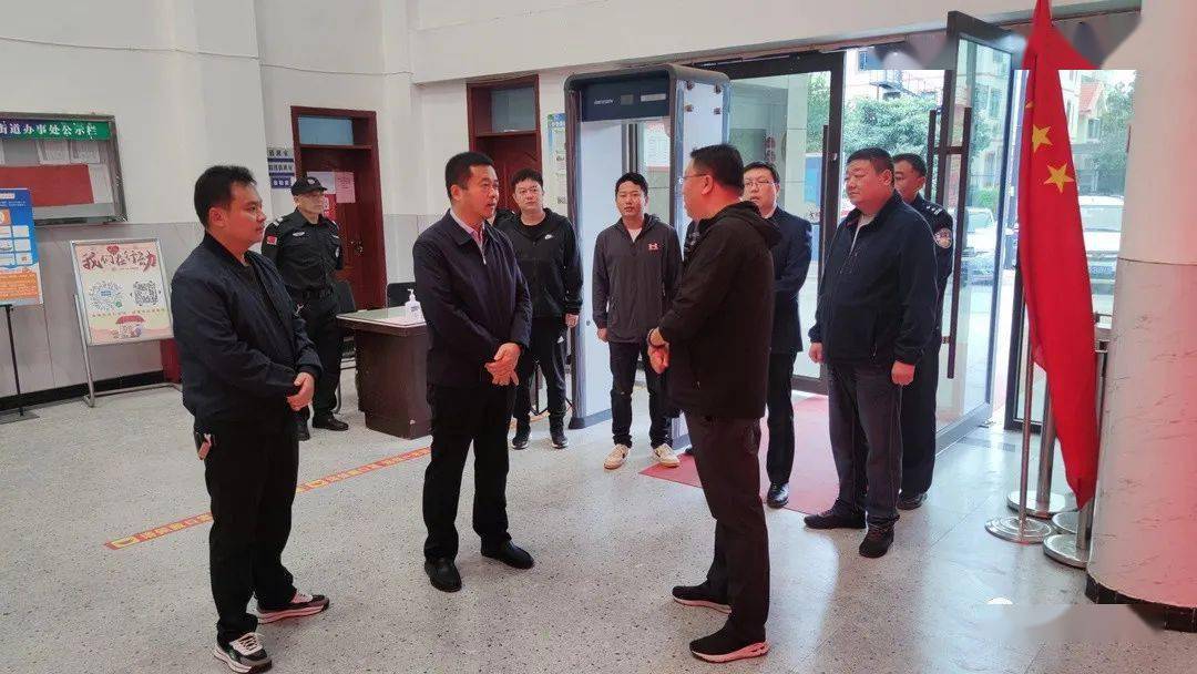 示范区政法委书记肖广辉国庆期间到基层调研