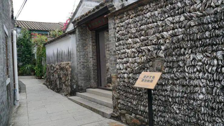 从苏兆征故居陈列馆出来,步行约300米,就来到了淇澳抗英古炮台.