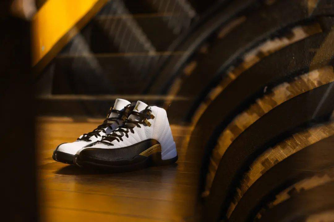 对于喜欢 air jordan xii 的球鞋爱好者来说,也能弥补当年未能入手的