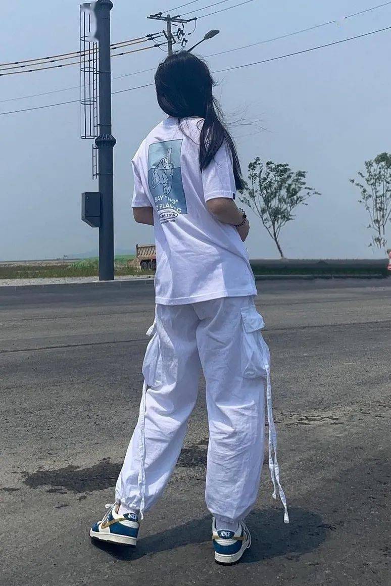 韩系 4 位宝藏 Ins 博主分享,我的穿搭都从这里取经