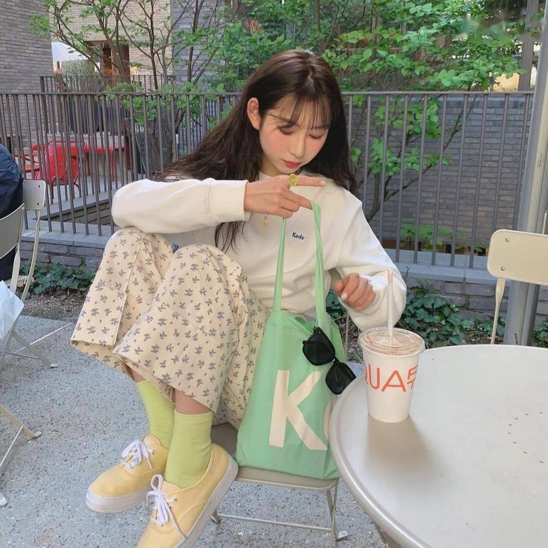 韩系 4 位宝藏 Ins 博主分享,我的穿搭都从这里取经