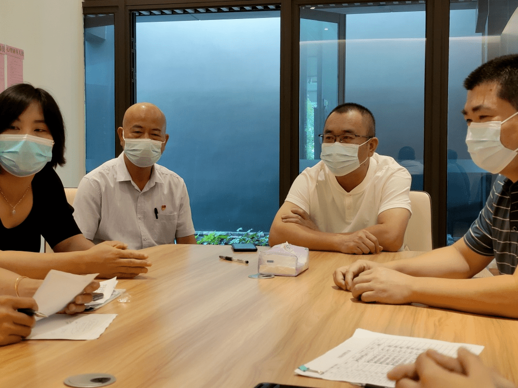 9月18日子时刚过,漳州市民政局副局长罗永生和市福康医院医生曾仕富