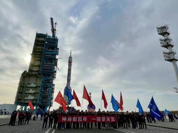 飞船|神十三“三人组”将出差183天，太空之旅为何一定要三人行