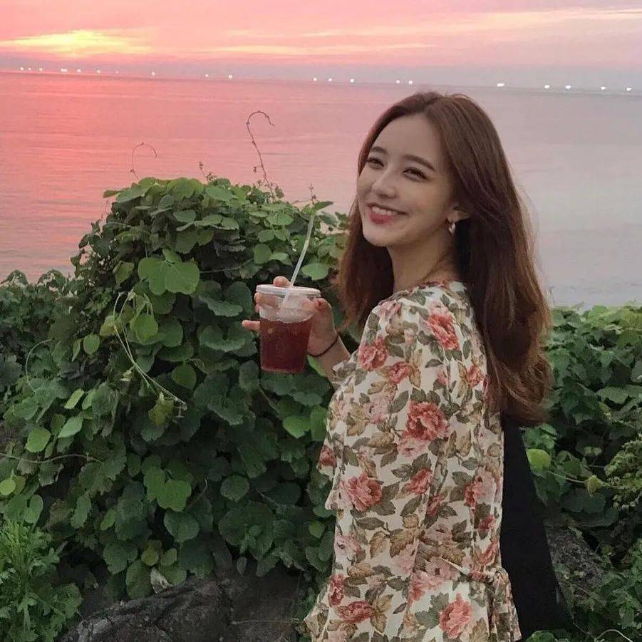 韩系 4 位宝藏 Ins 博主分享，我的穿搭都从这里取经