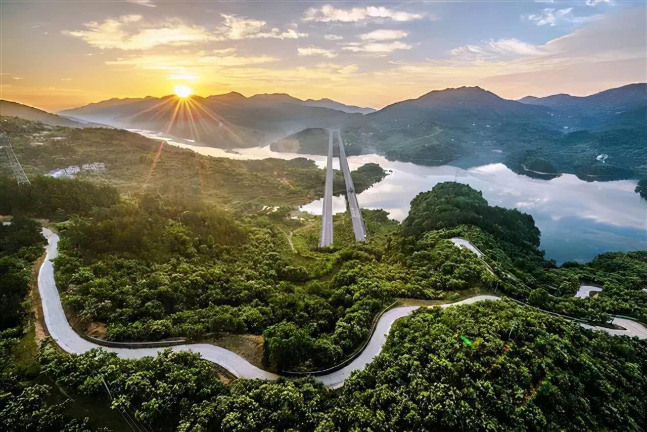 批了武英高速将增石桥铺互通收费站