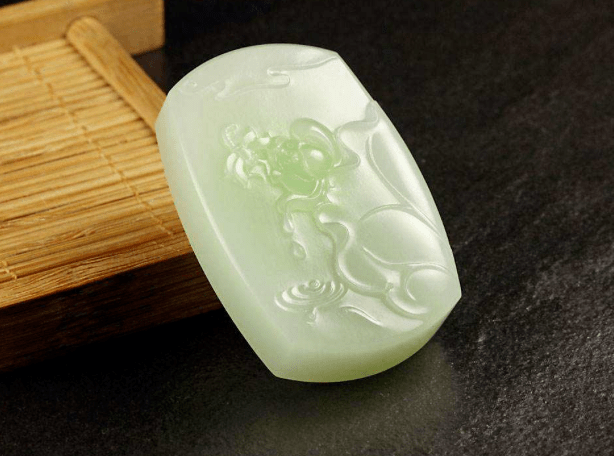 和田玉翠青满足了和田玉爱好者对翠色的遐想