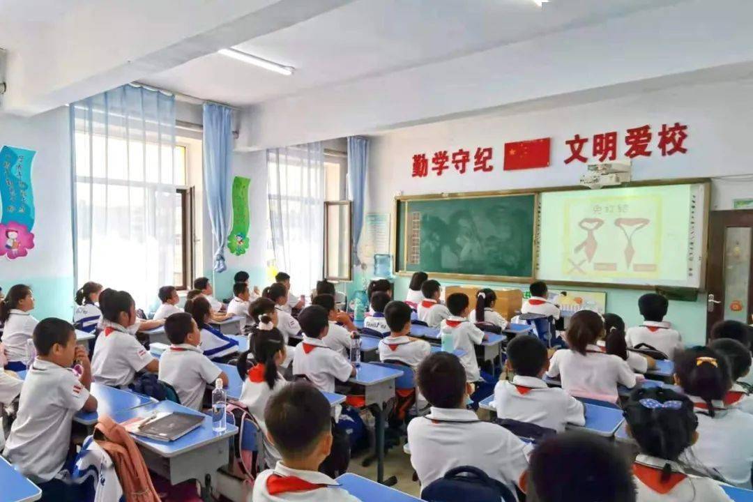 盘锦逸夫中学图片