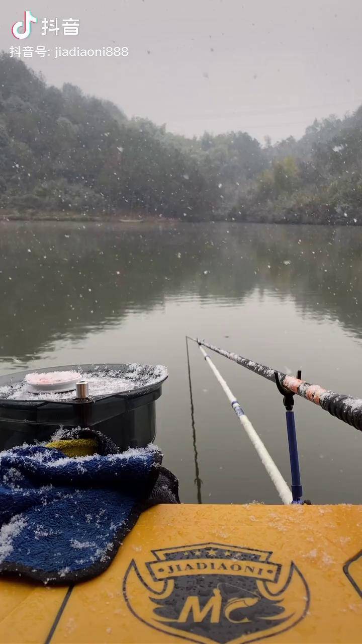 钓鱼的心境胜过下雪的情钓鱼佳钓尼钓鱼户外钓鱼钓鱼人