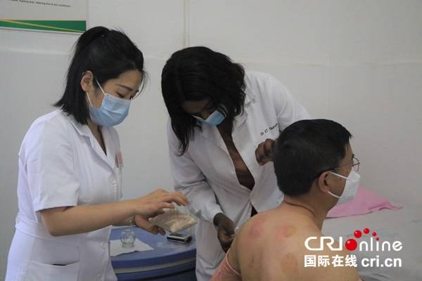 传统|津巴布韦青年医生：借鉴中医发展经验振兴传统医学