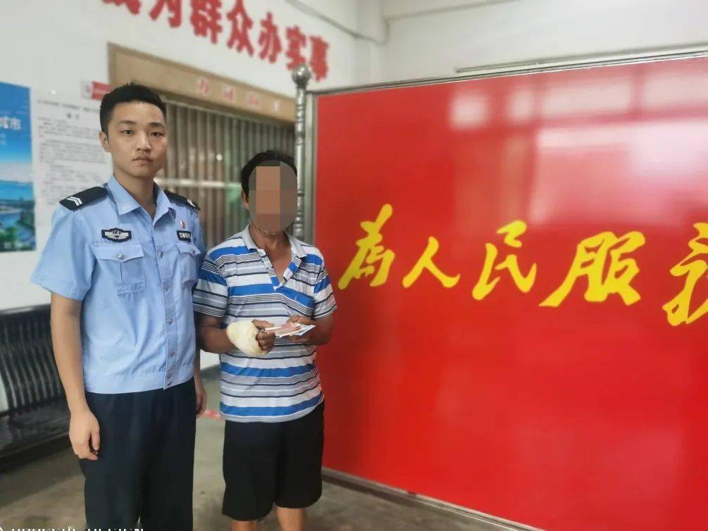陆丰19岁小伙被戴上手铐指认现场
