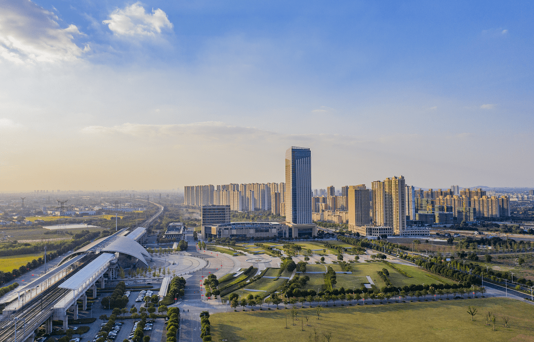 并在深圳蛇口设立飞地招商载体——无锡惠山(深圳)离岸创新中心,切实