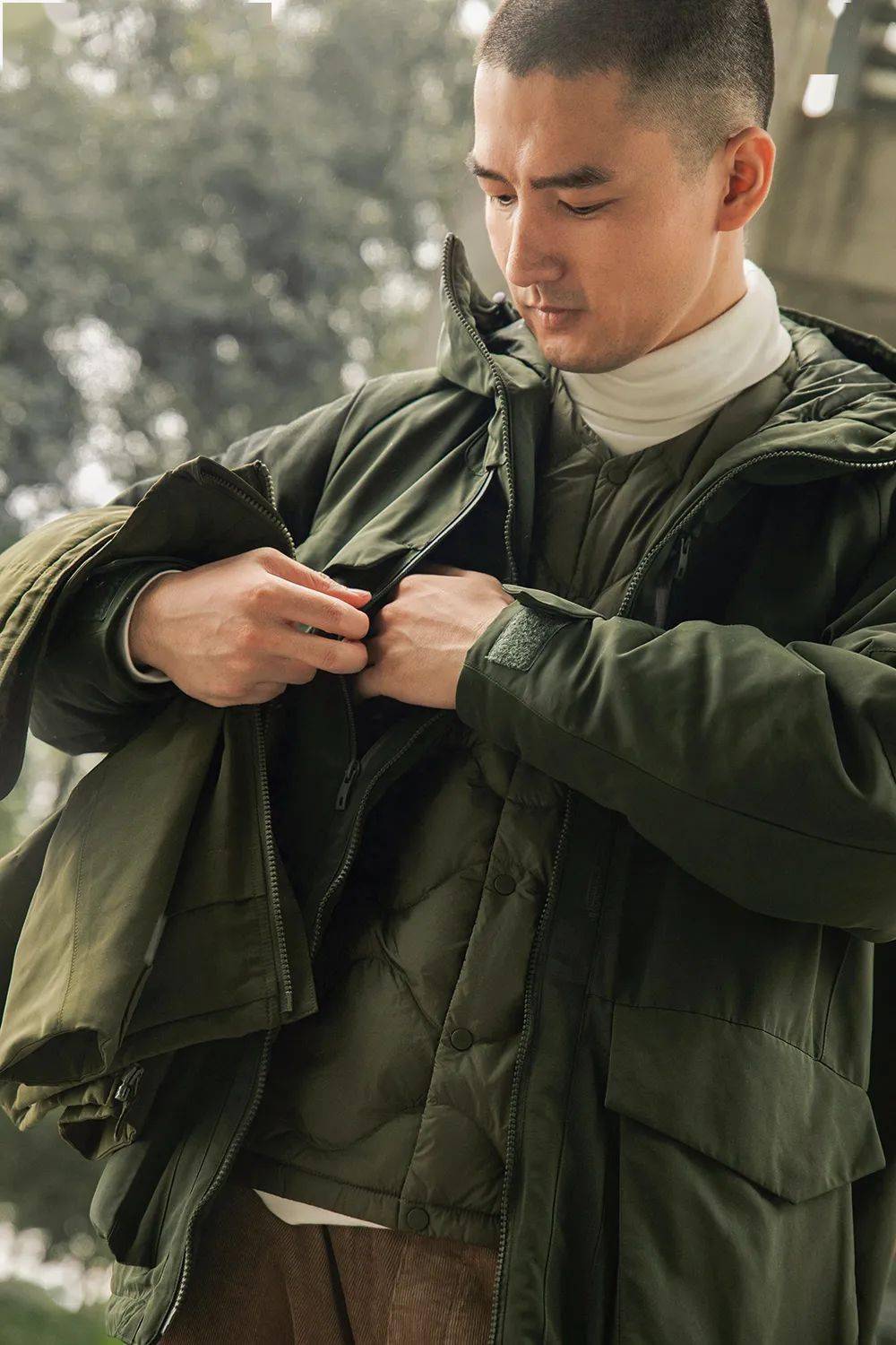 零点 优衣库今秋最潮联名？！首次合作「国际机能大牌」！明晚零点拼手速！