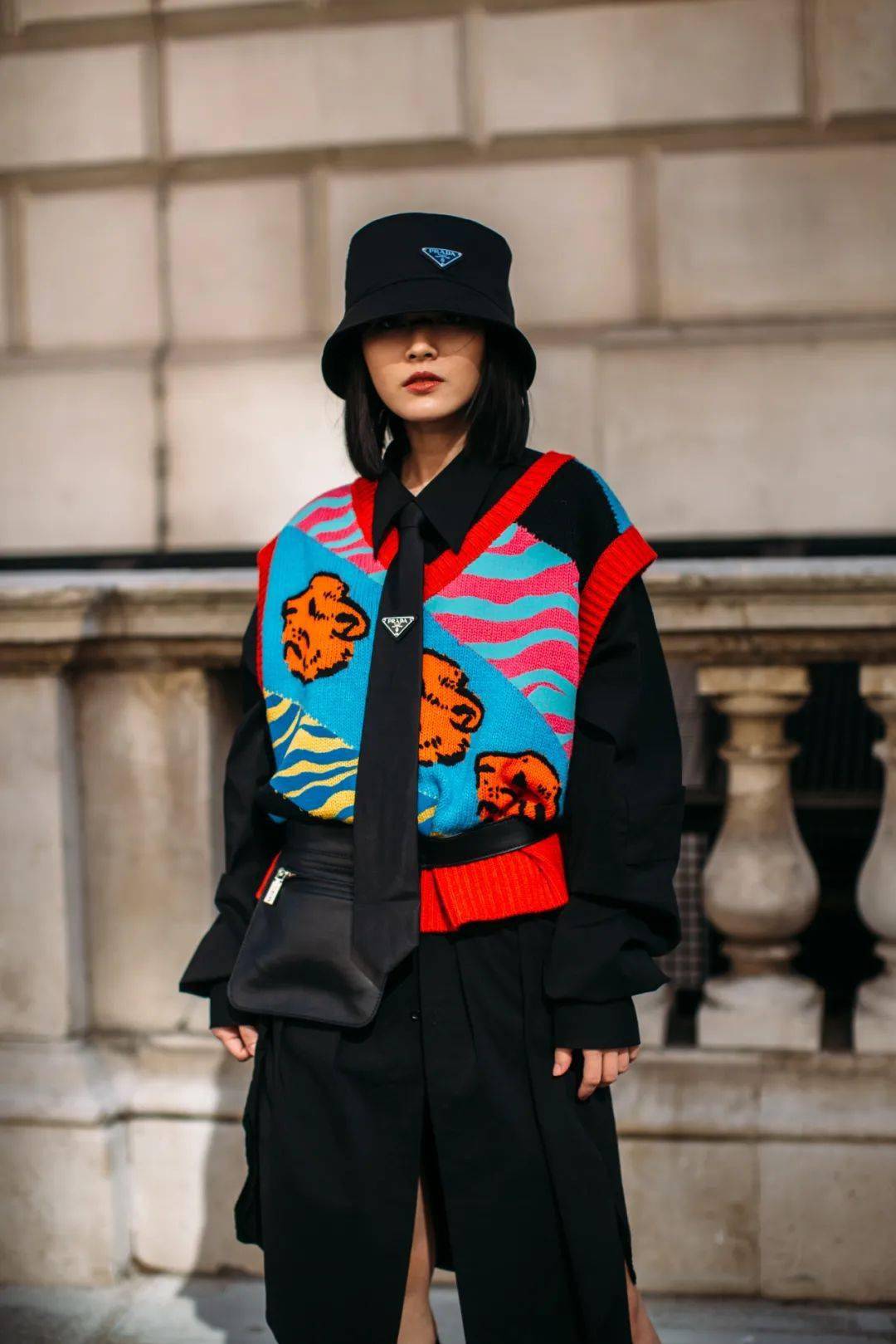 品牌 初秋OOTD，这件奶奶背心赢了！