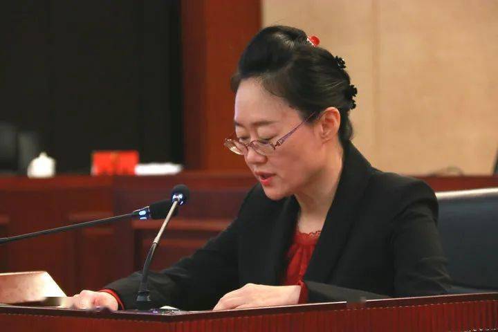 会议听取和审议了区政府关于2021年通州区法治政府建设进展情况的报告