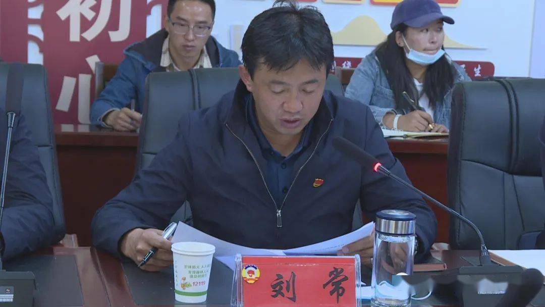 在下一步工作中,一是要加快各项招标工作,有力推进雪山小镇建设进度