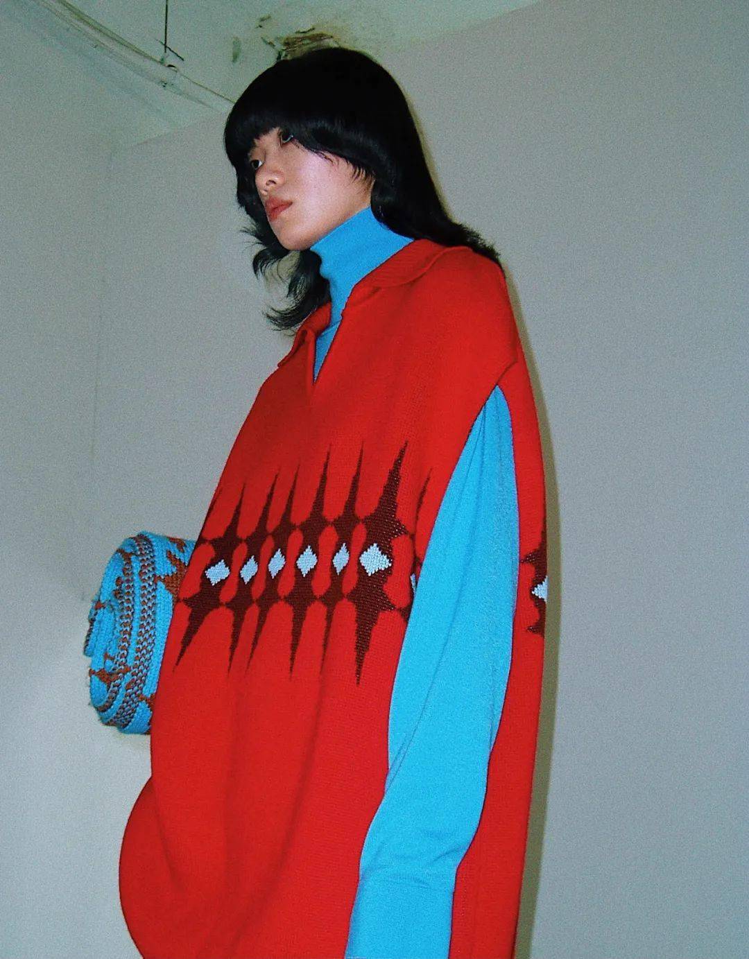 品牌 初秋OOTD，这件奶奶背心赢了！