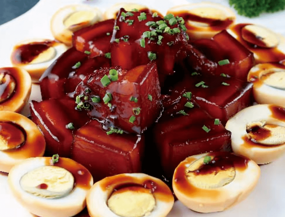 扁尖火筒老鸭煲创意摆盘更让人犹如进入仙境一般~油爆虾则甜中带咸