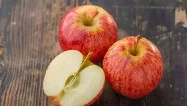 肠胃|常吃苹果的人，一定要注意这“四不吃”