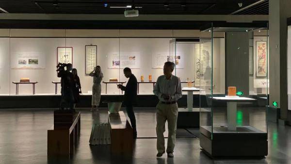 徐秉方|非遗寻访|“刀竹人生”徐秉方：苍枝新篁，满幅烟云