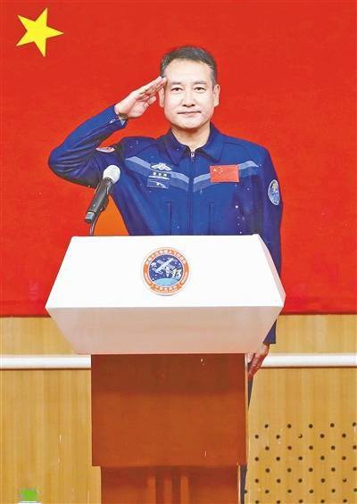 航天员翟志刚航天员王亚平航天员叶光富飞行乘组航天员确定由翟志刚