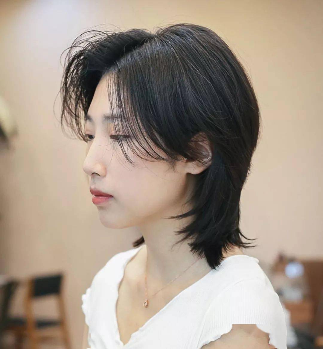 燕尾短发
