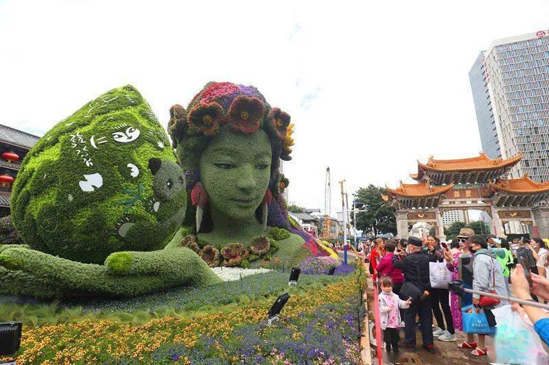 昆明这个"姑娘"绝对算得上"流量明星"了 位于金马碧鸡坊的"花仙子"