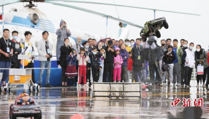 上海10余万青少年线上线下体验“模型嘉年华”