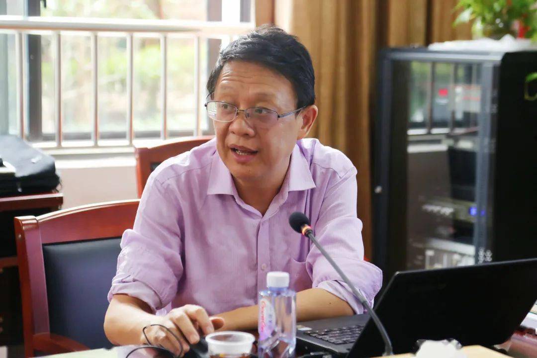 至诚校园新闻特级校长在行动朱立宏对奉二头桥联合中学迎接市大调研