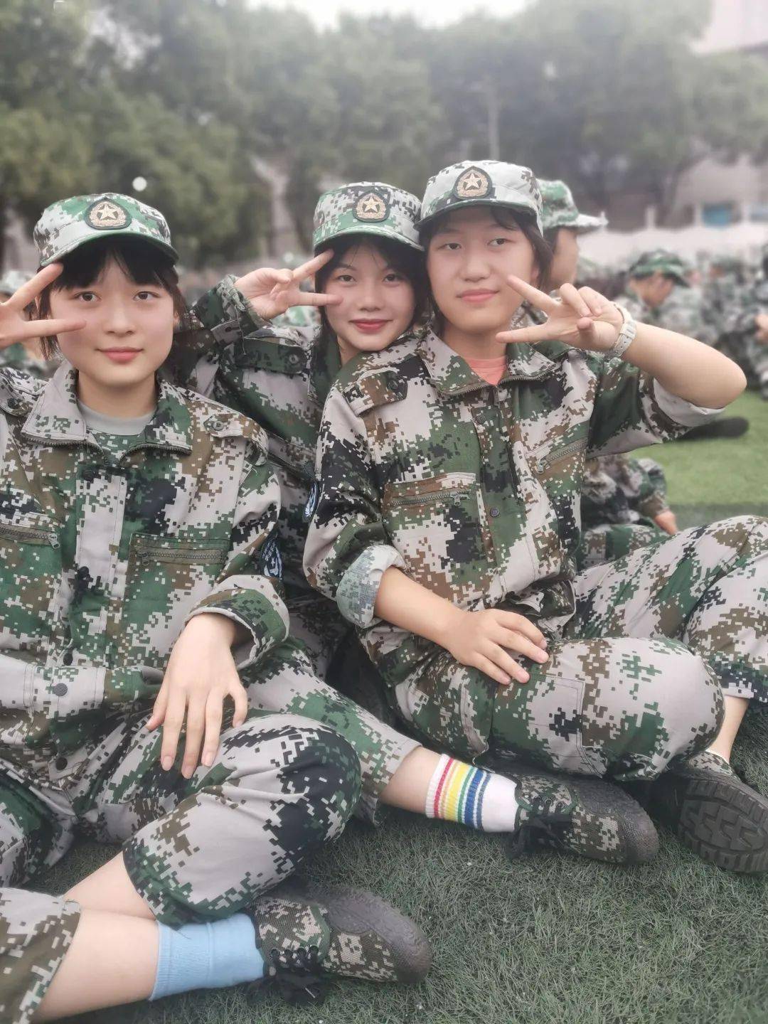 汉教211刘欣雨 叶慧慧 蔡寒雨:大学军训比想象中更有趣,更快乐.