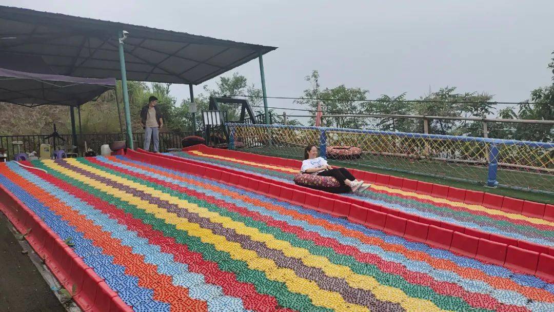 这个秋天,适合来乐山遇见可爱