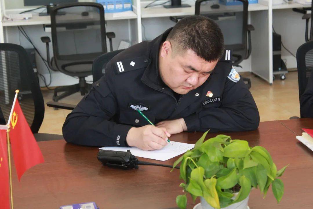 宋国峰坚守高墙的监狱工作者高度戒备监狱八支队副支队长