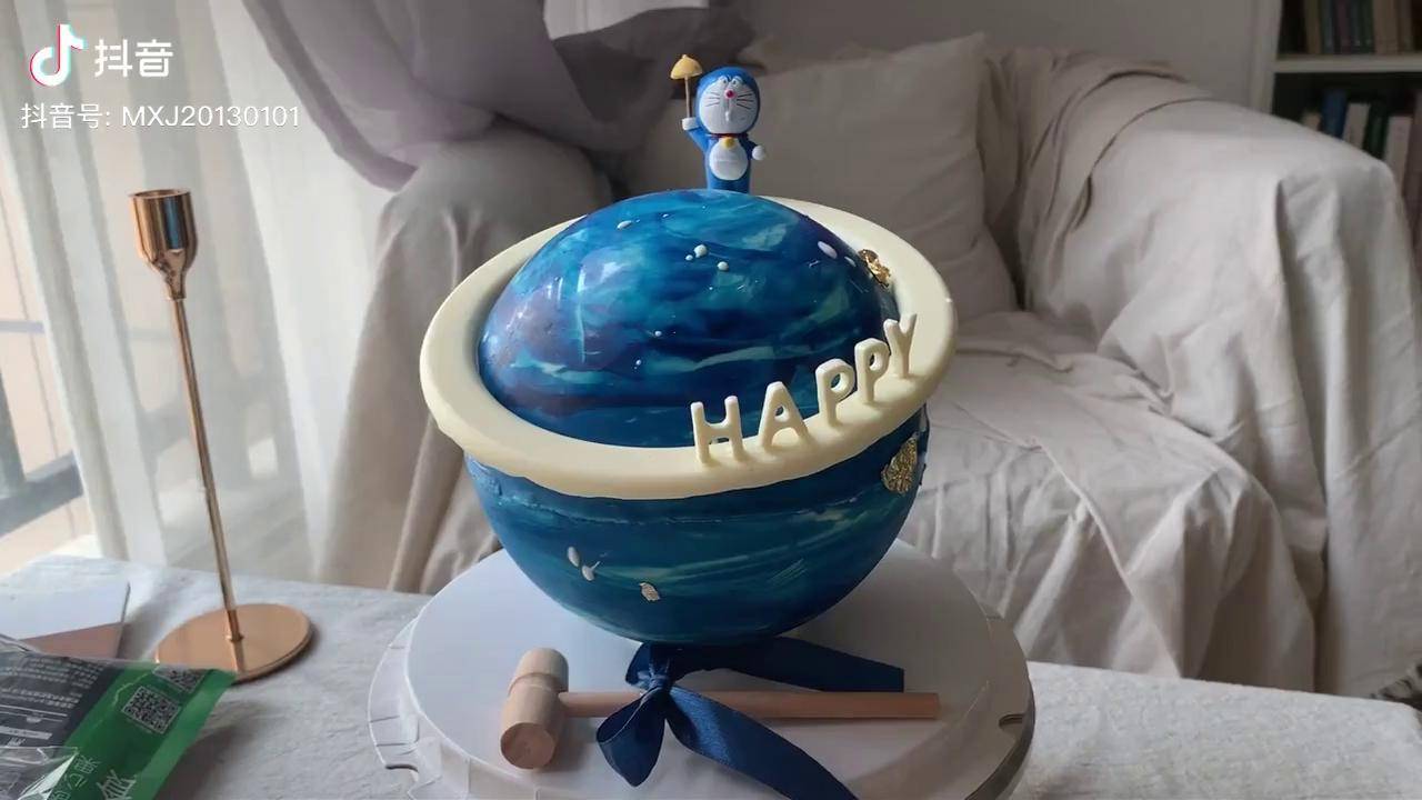 快乐星球多啦a梦星球生日蛋糕