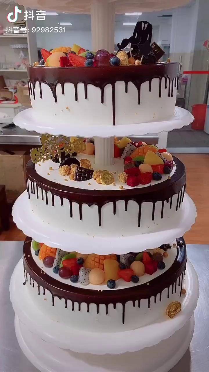 巧克力淋面架子蛋糕