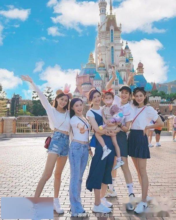 最萌身高差糖妹获视帝陈展鹏惊喜庆生