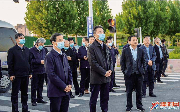 市委书记杨青玖,市长万正峰带领观摩团深入各县