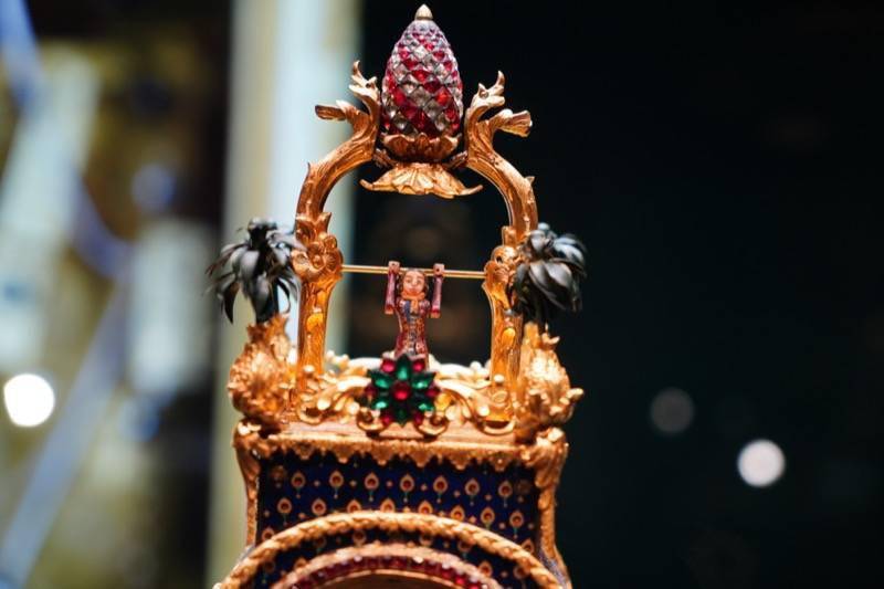 文明|从郎世宁油画、西洋钟表看清代中西方文明的互动