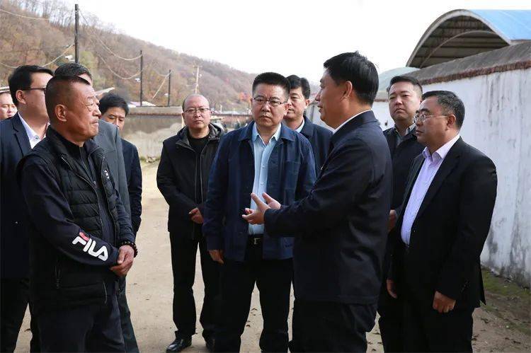 李平到我县调研巩固脱贫攻坚成果,秸秆处置和粮食秋收工作