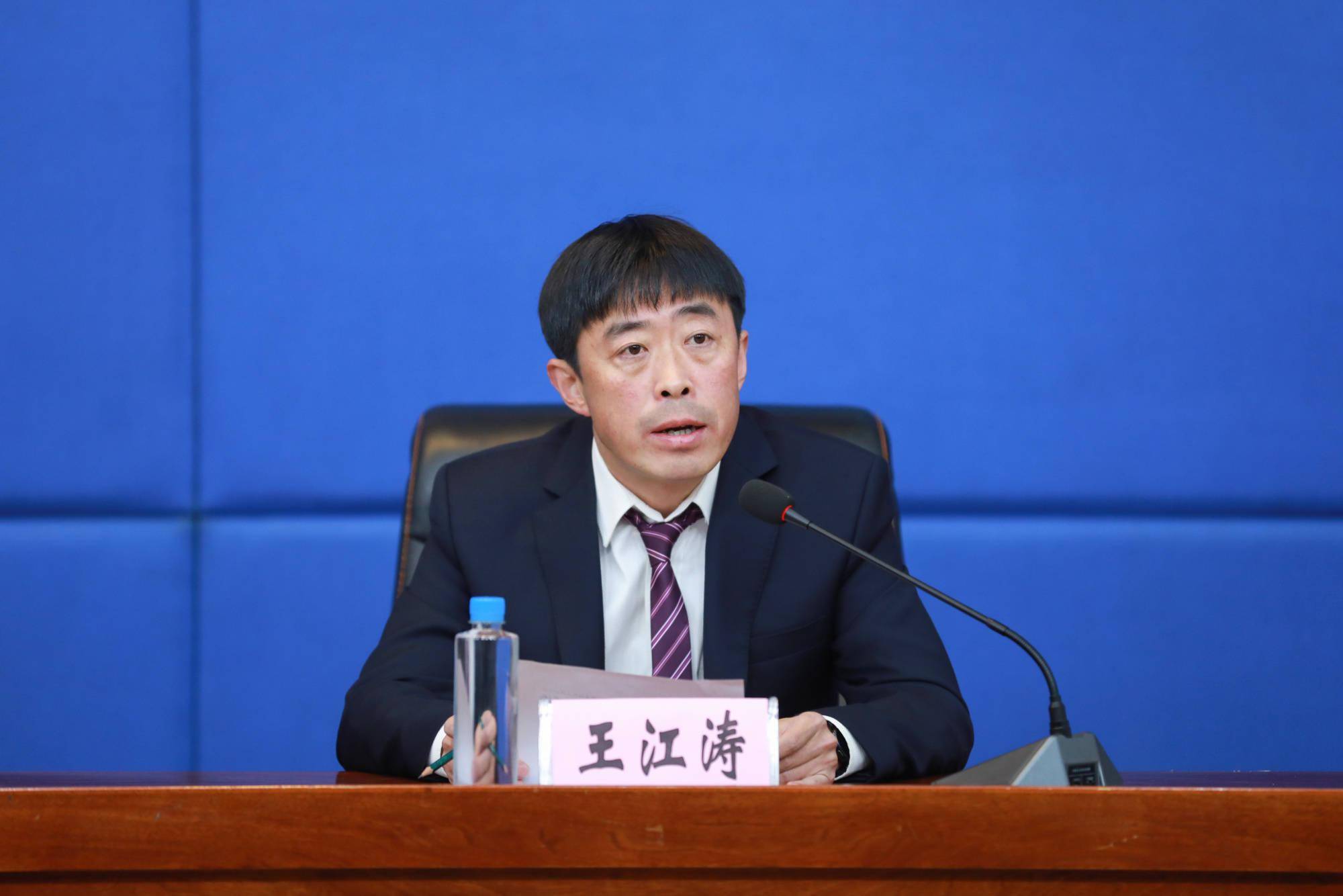 共青团黑龙江省委二级巡视员王江涛介绍相关情况.