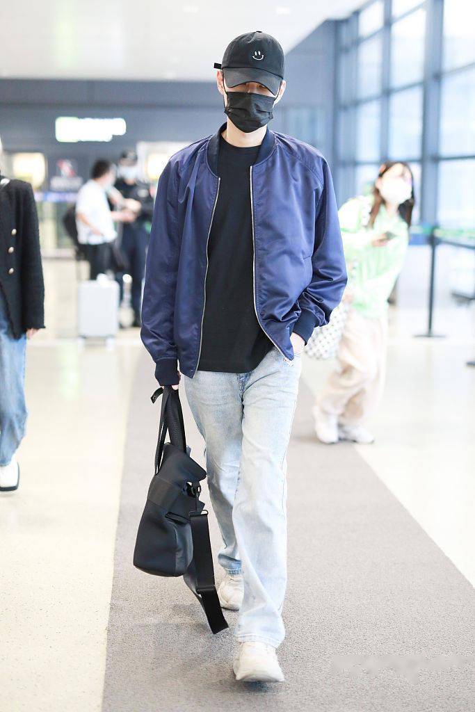 上海 一周潮男快拍：蔡徐坤绅士儒雅 张艺兴高档帅气