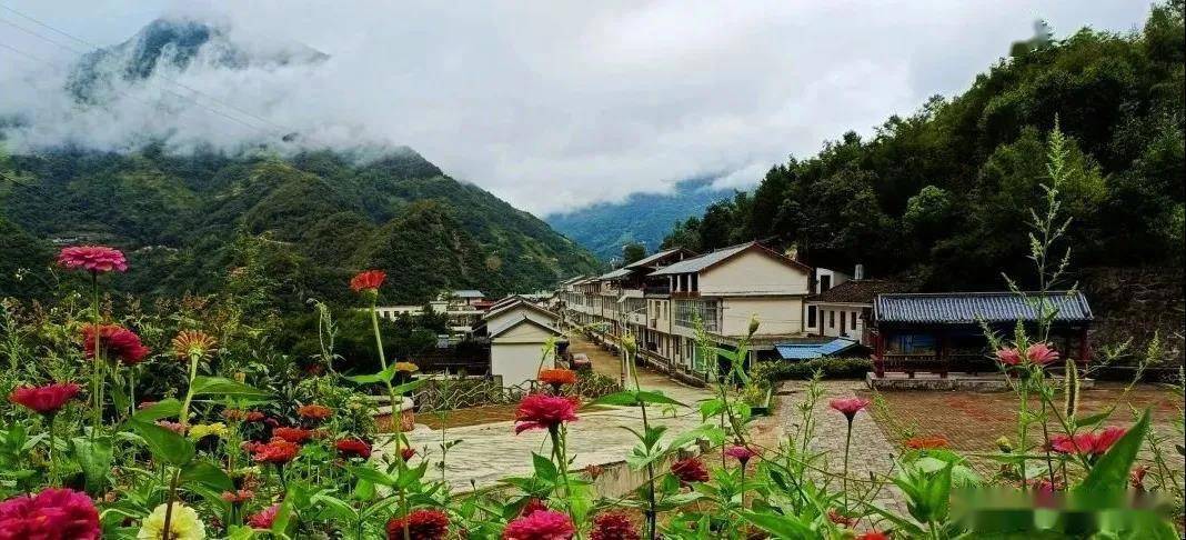 打造美丽乡村田园综合体示范村美丽乡村建设是一个方面,安化镇还始终
