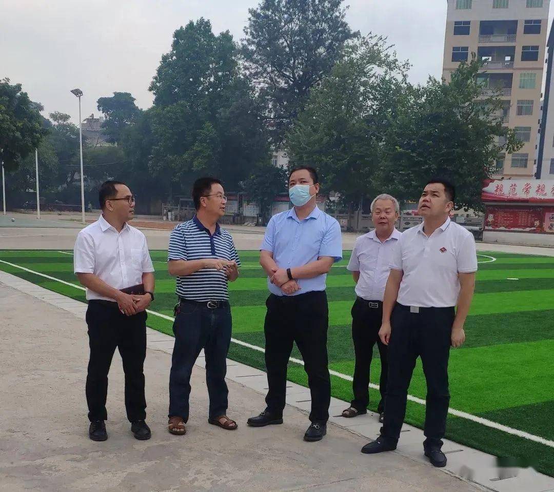 南安市教育局主要领导到南安四中,东田中学检查指导工作