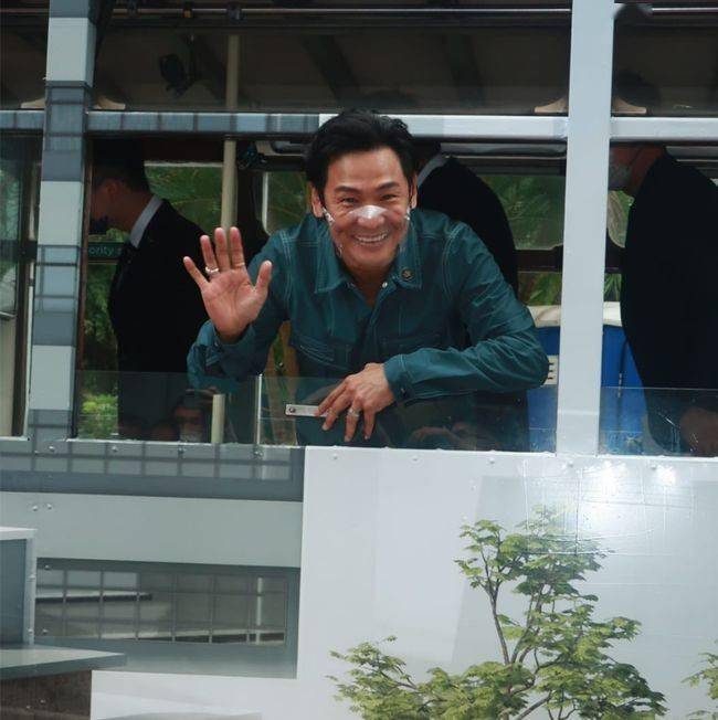59岁杜德伟称还想生双胞胎与小24岁娇妻积极备孕中儿子才5岁