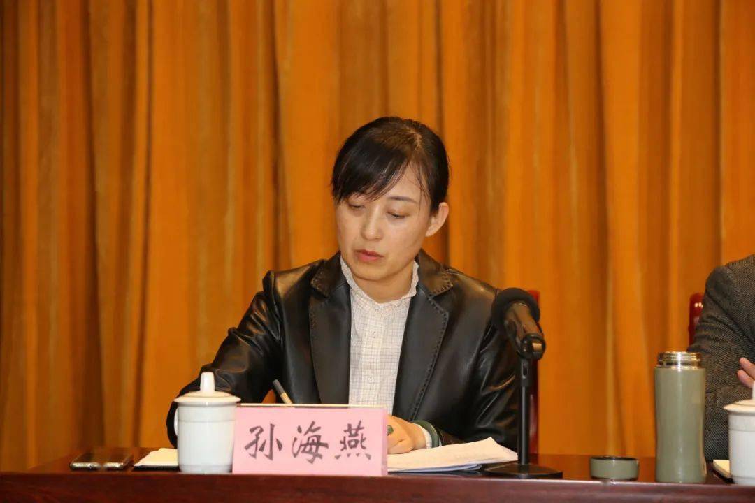 县教体局党组成员孙海燕总结并安排部署"111"强师工程暨满意度调查