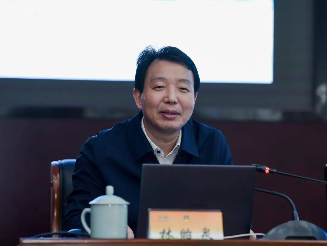 特邀宁波国家高新区党工委委员,管委会副主任林贻泉作了题为《发展