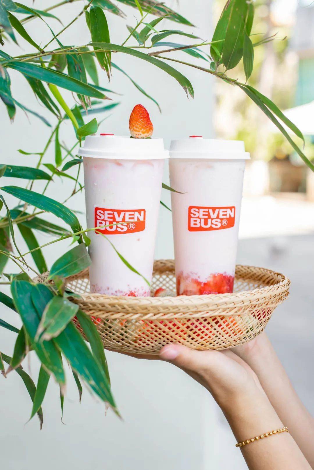sevenbus最新草莓麻薯奶茶第二杯半价