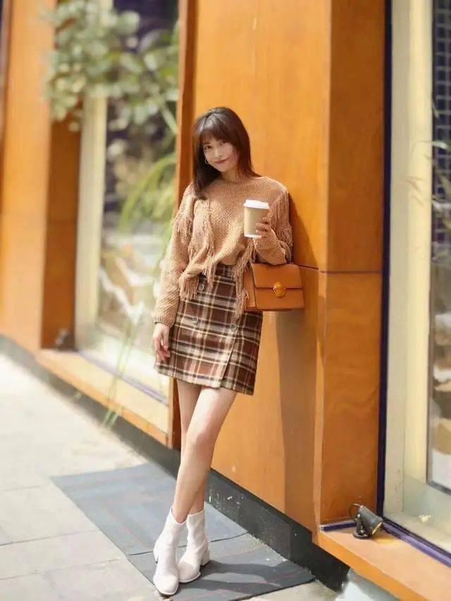 小个子 入秋穿什么鞋？今年流行这双“低跟靴”，时髦显腿长，小个子必备！